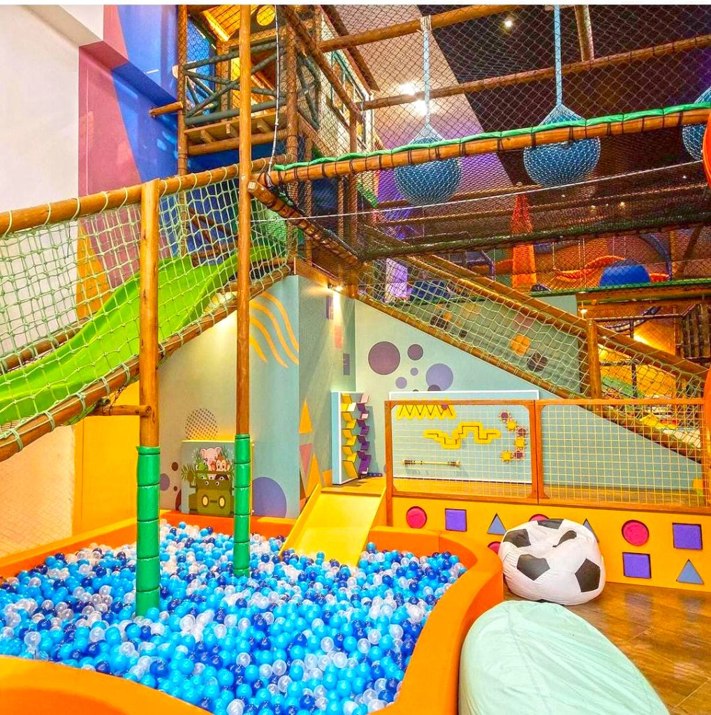 Buffet Infantil piscina bolinhas