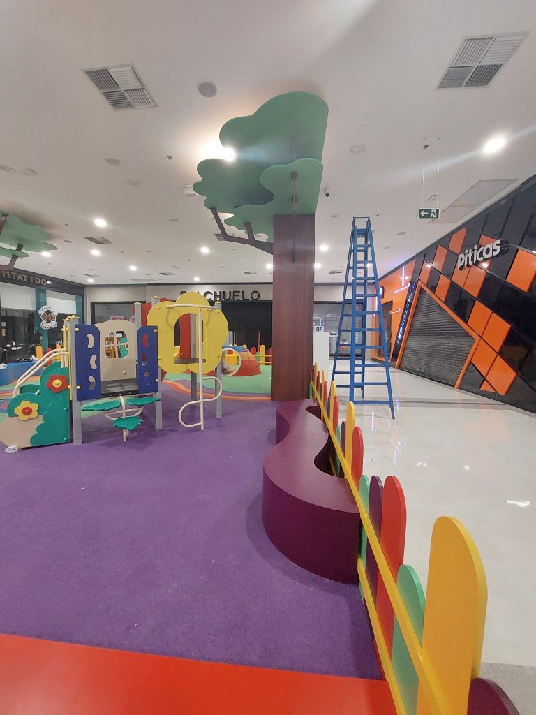 PLAYGROUNDS SHOPPING