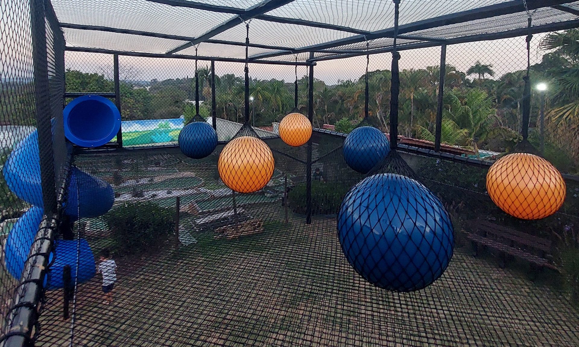 MEGA REDE PLAYGROUND